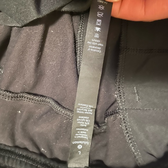 Black Lululemon joggers size L - Picture 3 of 3